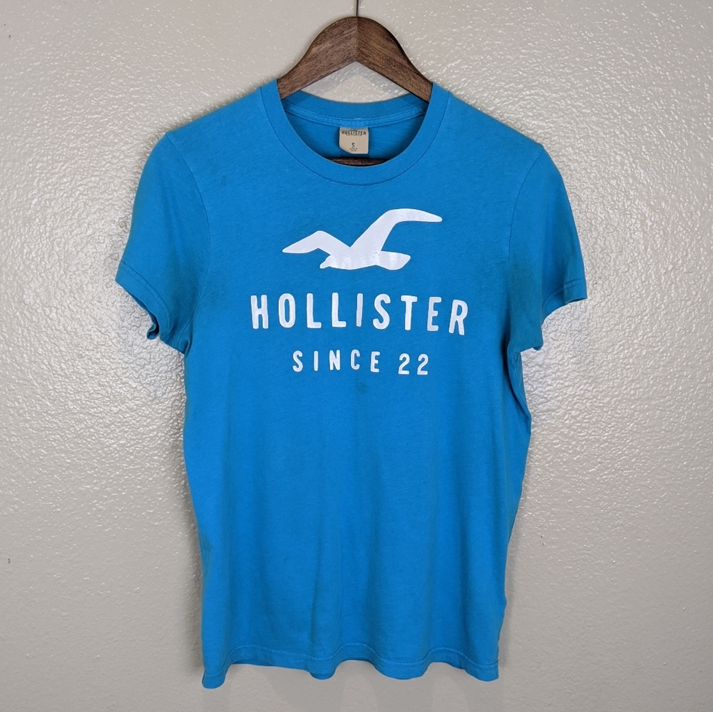 Hollister Graphic Tee